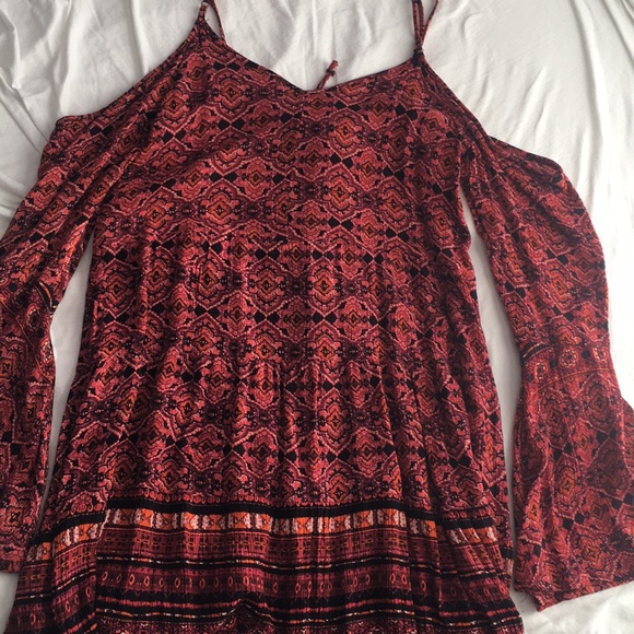 NWOT Cold shoulder boho dress - Picture 8 of 8